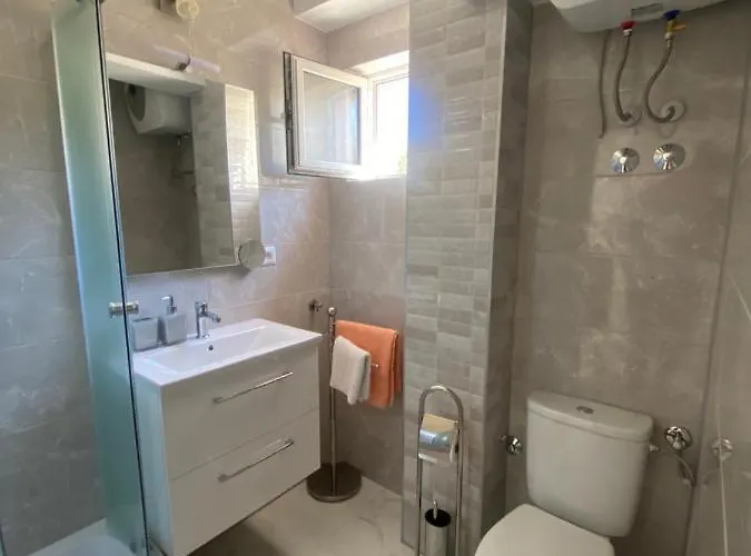 Vujic- Dolac * 트로기르