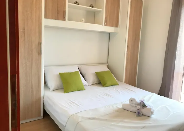 Vujic- Dolac 트로기르