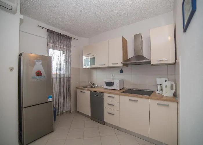 Vujic- Dolac 트로기르