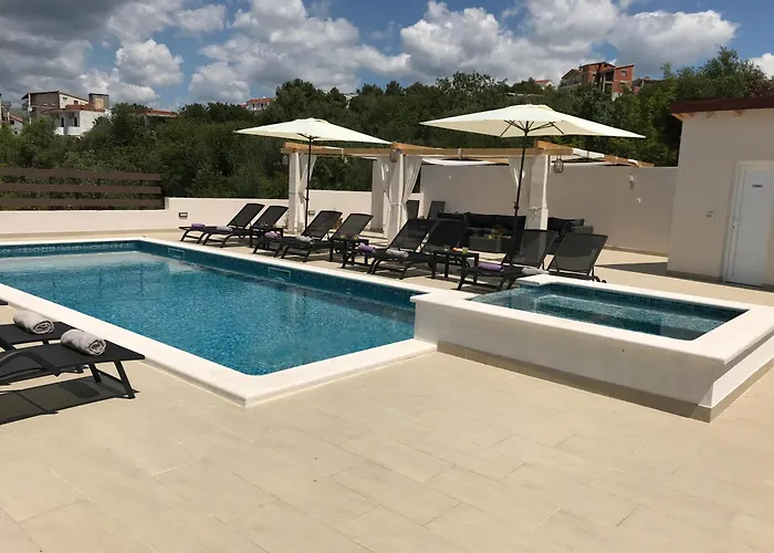 아파트 Vujic- Dolac 트로기르