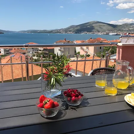 Vujic- Dolac Apartment