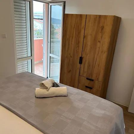Vujic- Dolac Apartment